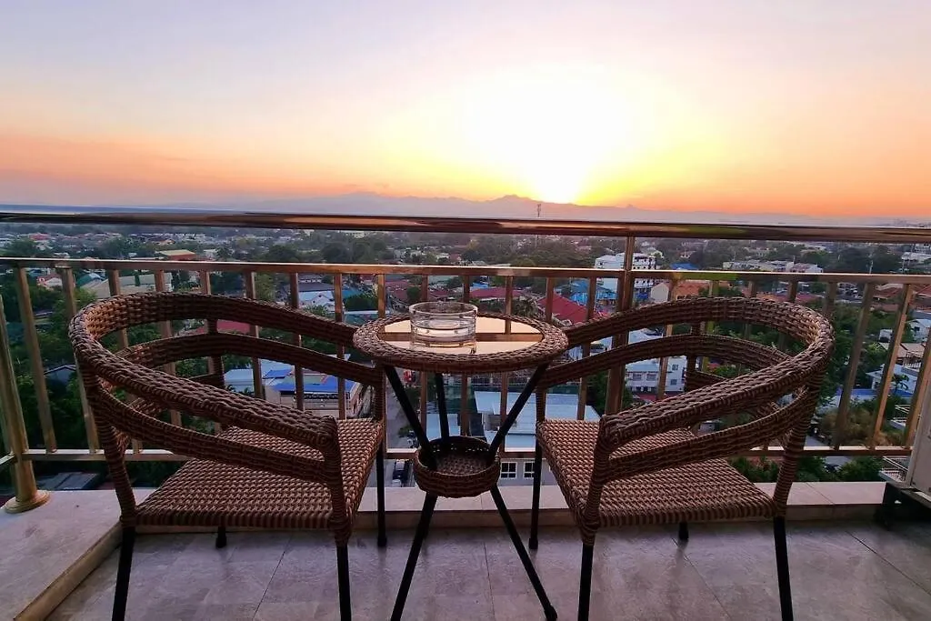 Exceptional 11Th Floor Studio @ La Grande Near Airport & Walking Street. Angeles